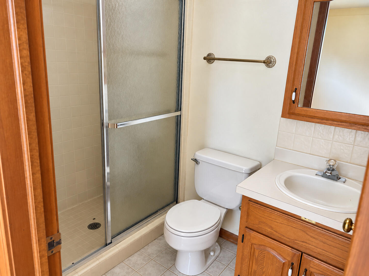 2615 College Road Holt, MI 48842 - Photo 14 of 29 Ensuite Primary Bath