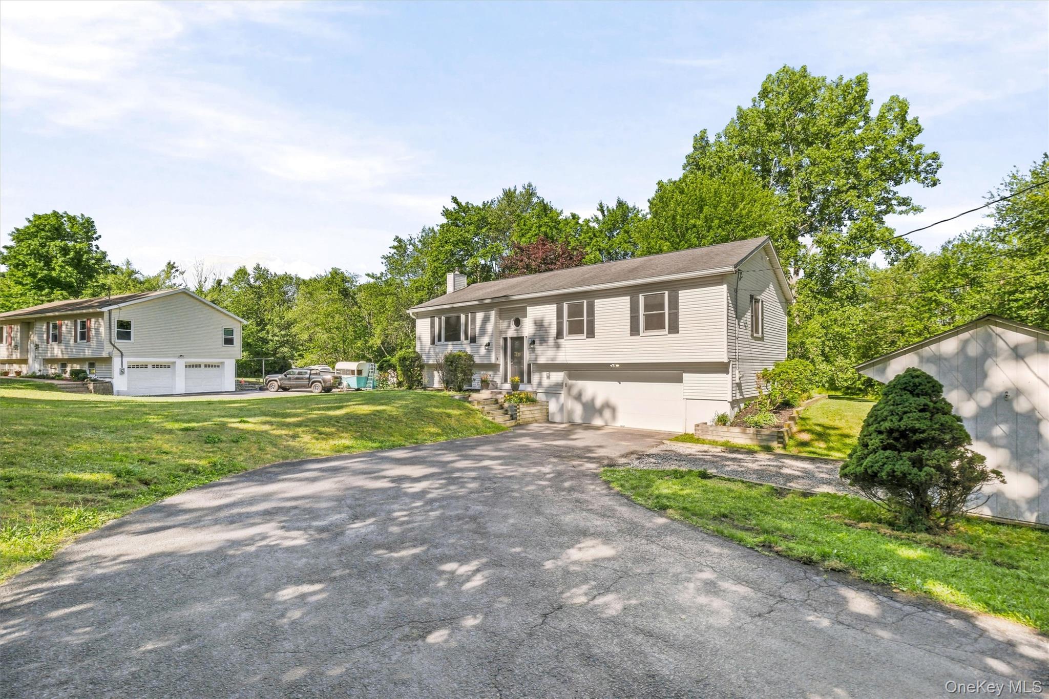 74 Peach Road Poughkeepsie, NY 12601 - Photo 5 of 38