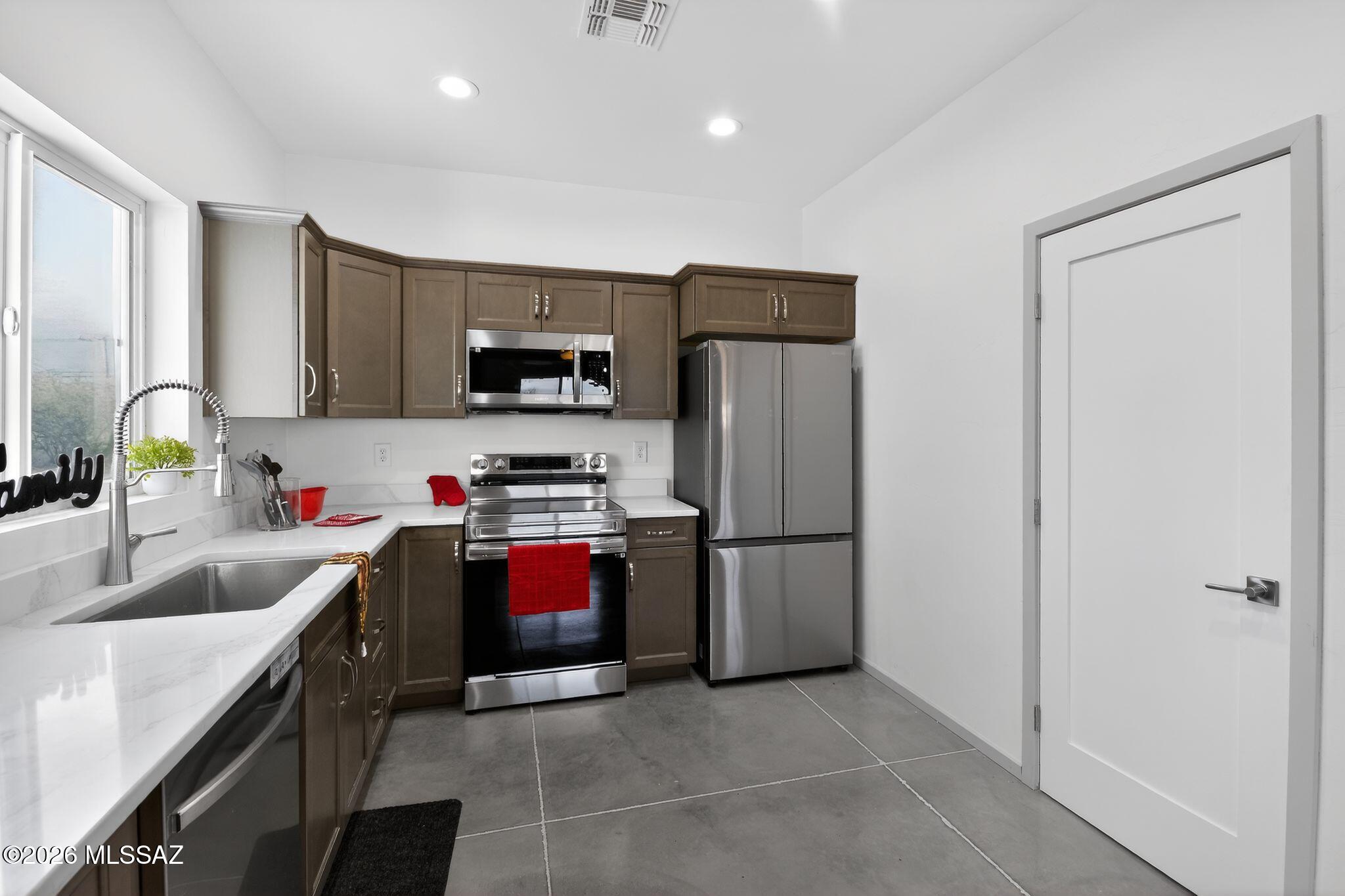 101 Habana Court Rio Rico, AZ 85648 - Photo 11 of 22 Gallery Image 11