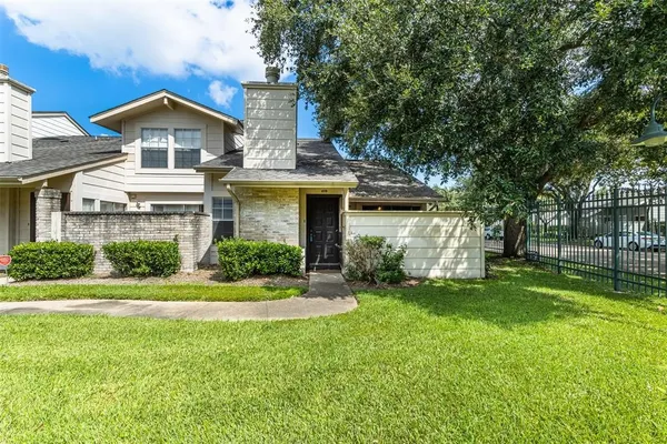 $1,200 | 13002 Leader Street, Unit 1/904, Houston, TX 77072