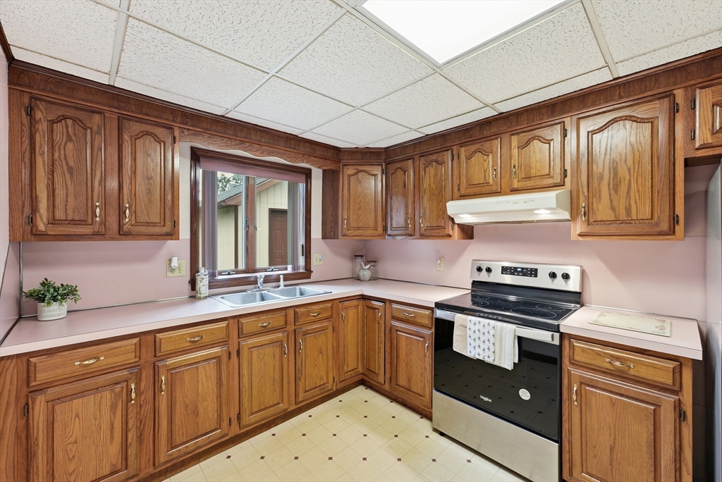 10 Bramucci Street Ludlow, MA 01056 - Photo 26 of 42