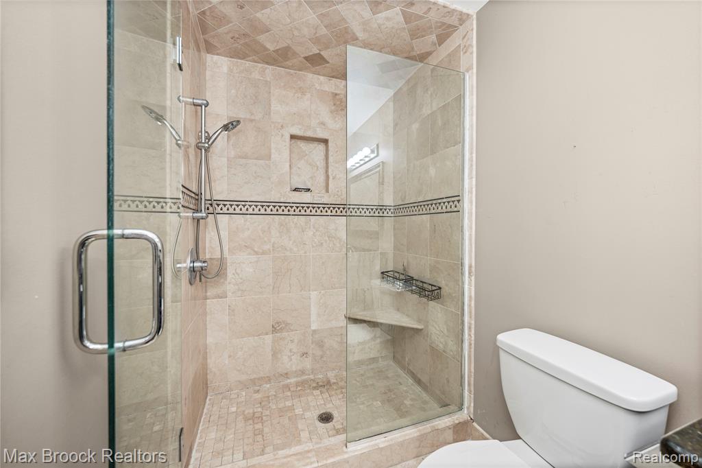 29664 Pine Ridge Circle Farmington Hills, MI 48331 - Photo 21 of 34