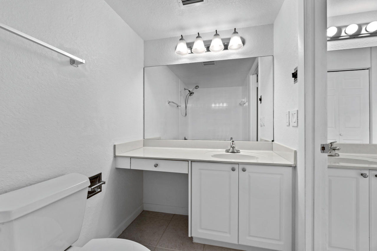 8237 Severn Drive, Unit D Boca Raton, FL 33433 - Photo 22 of 28 024-8237SevernDrive-BocaRaton-FL-33433-S