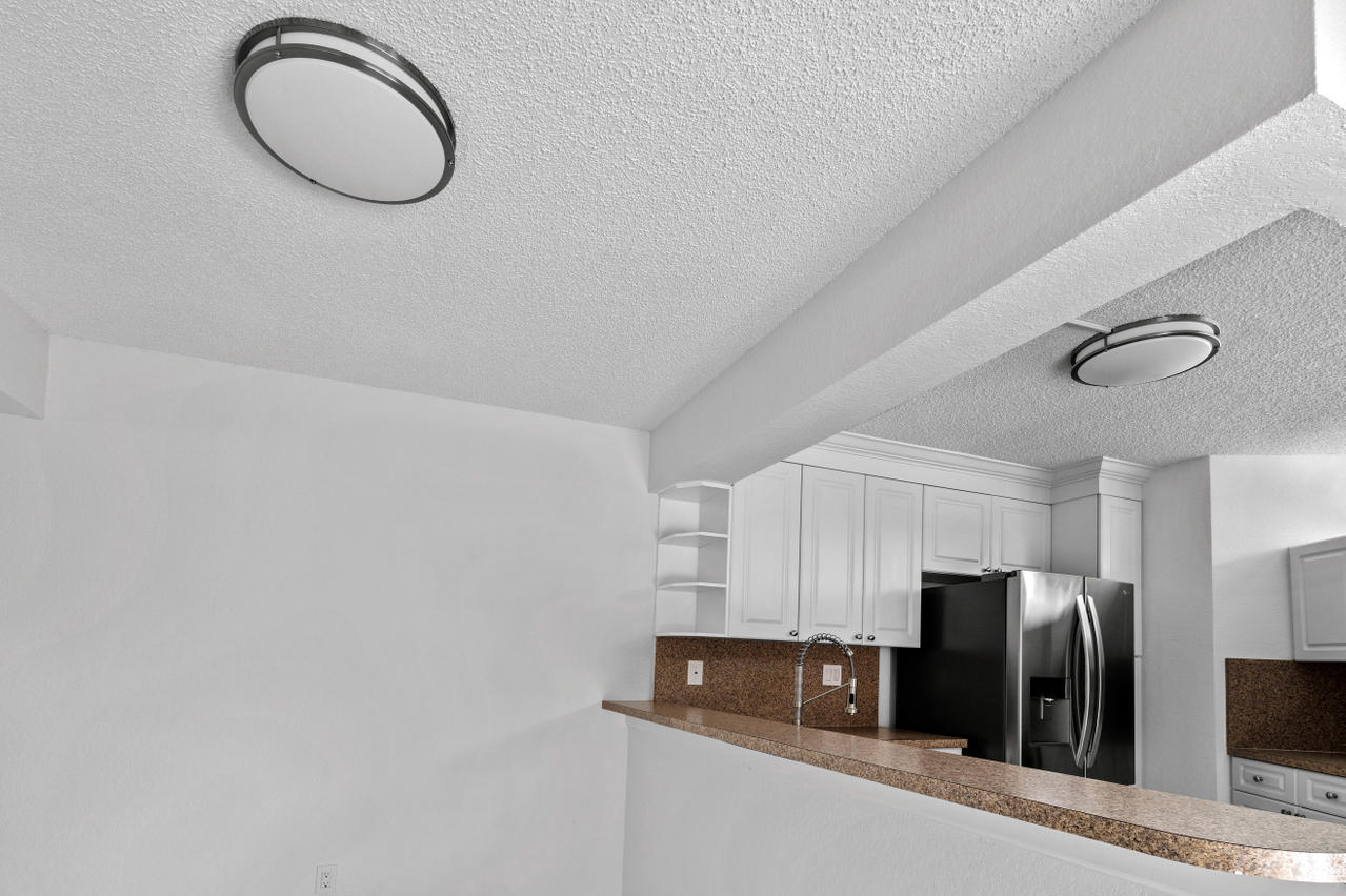 8237 Severn Drive, Unit D Boca Raton, FL 33433 - Photo 6 of 28 011-8237SevernDrive-BocaRaton-FL-33433-S