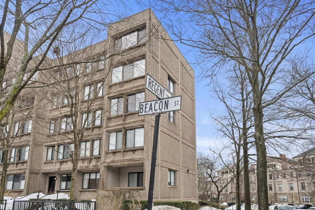 9 Regent Circle, Unit 3 Brookline, MA 02445 - Photo 18 of 20 a view of a building