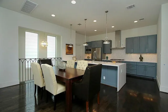 $3,200 | 1810 Oakdale Street, Houston, TX 77004