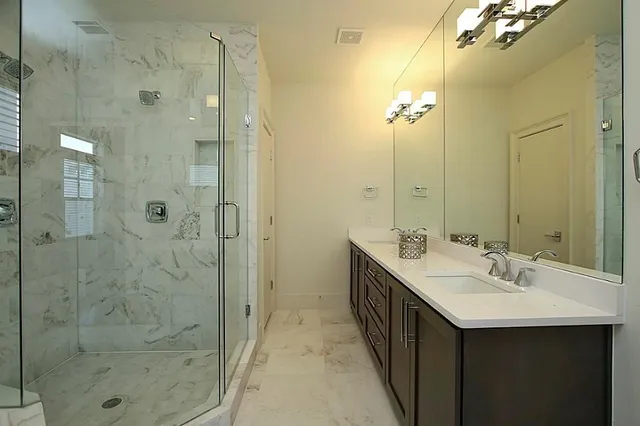 $3,200 | 1810 Oakdale Street, Houston, TX 77004