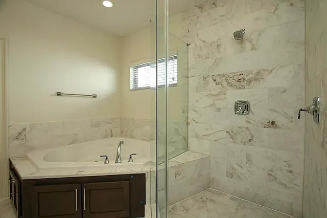 $3,200 | 1810 Oakdale Street, Houston, TX 77004