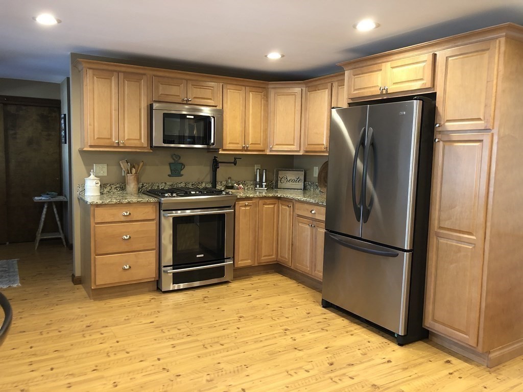 116 Walnut Plain Road Rochester, MA 02770 - Photo 8 of 16