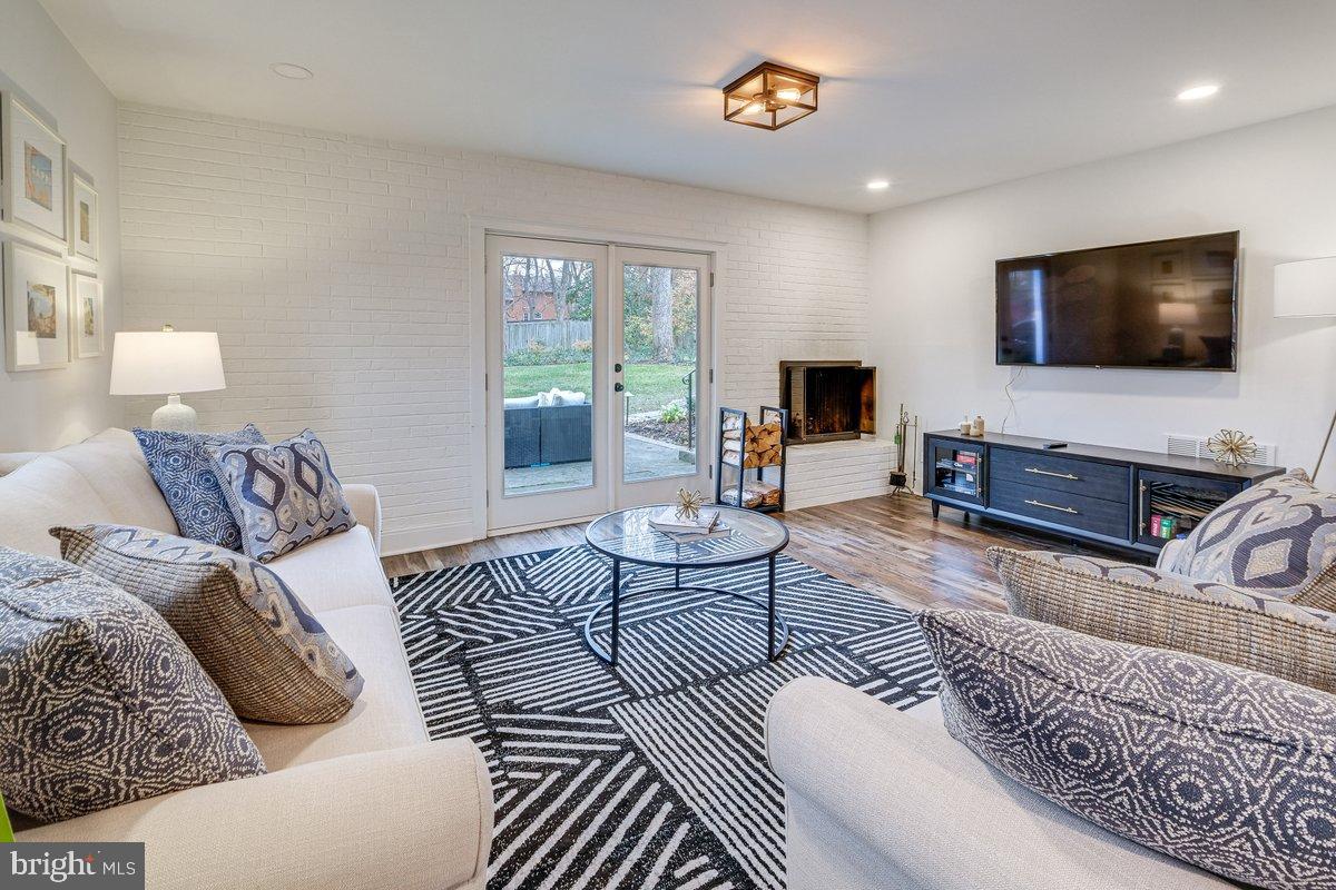 9817 Fernwood Road Bethesda, MD 20817 - Photo 16 of 25