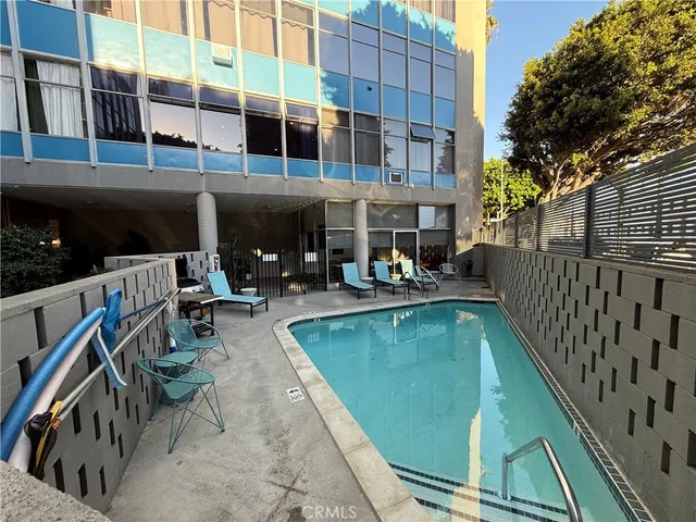 $444,888 | 100 Atlantic Avenue, Unit 1012, Long Beach, CA 90802