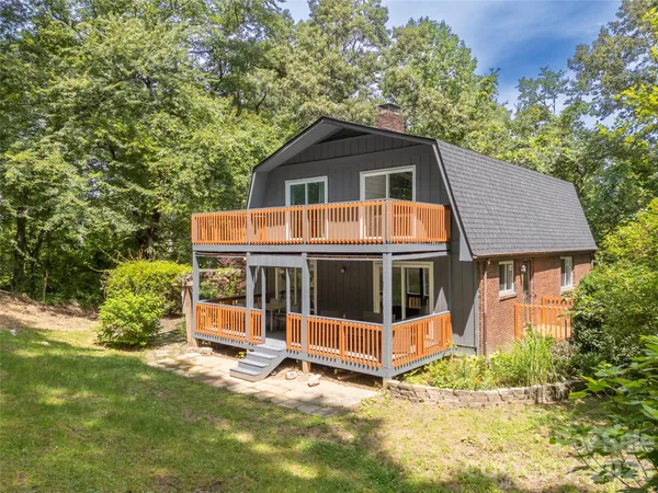 $599,000 | 3276 Howard Gap Road, Hendersonville, NC 28792