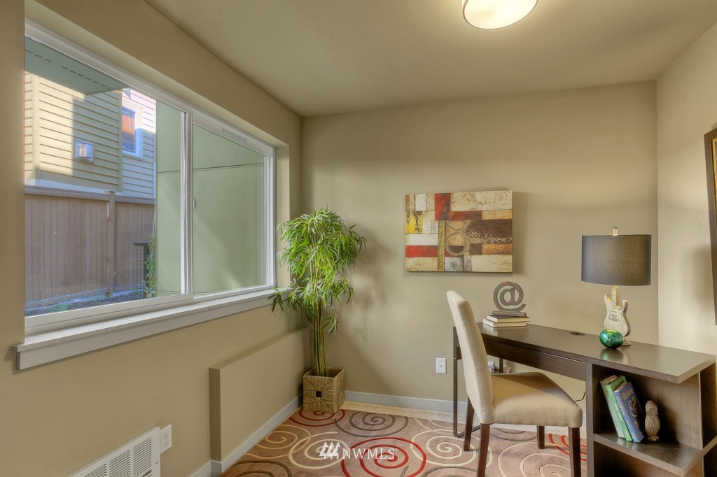 111 17th Avenue, Unit D Seattle, WA 98122 - Photo 4 of 16