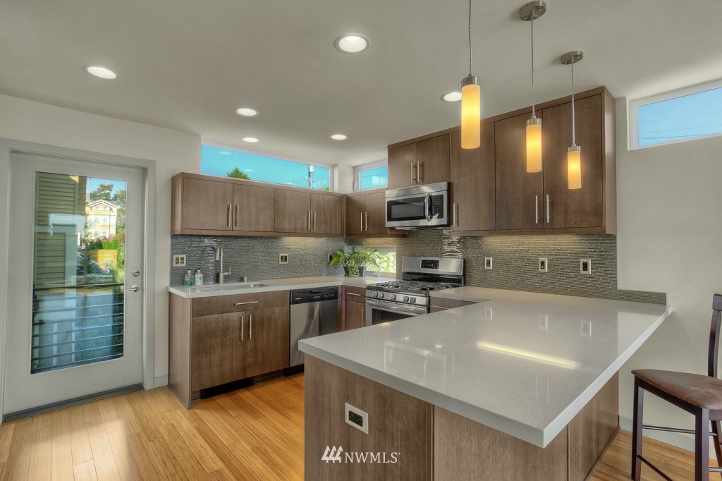 111 17th Avenue, Unit D Seattle, WA 98122 - Photo 5 of 16