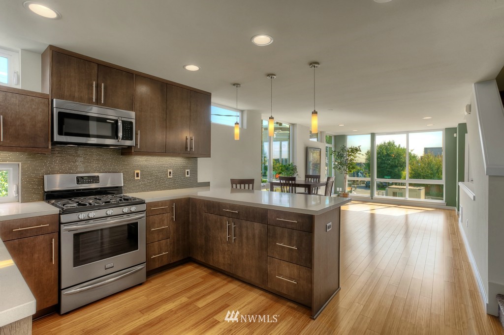 111 17th Avenue, Unit D Seattle, WA 98122 - Photo 7 of 16