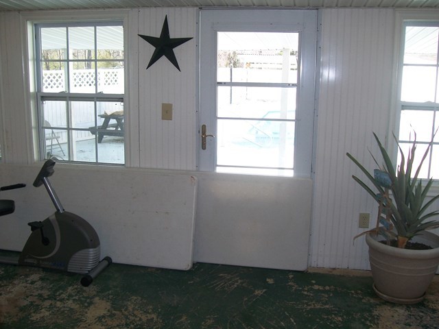 168 Liberty Ridge Drive Gray, GA 31032 - Photo 20 of 22 a room with a window and a potted plant