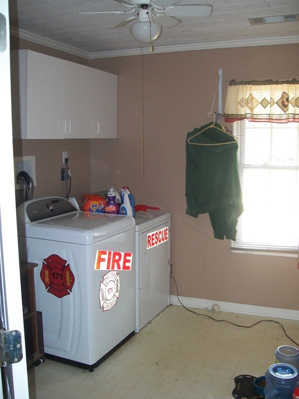 168 Liberty Ridge Drive Gray, GA 31032 - Photo 7 of 22 a utility room with washer and dryer