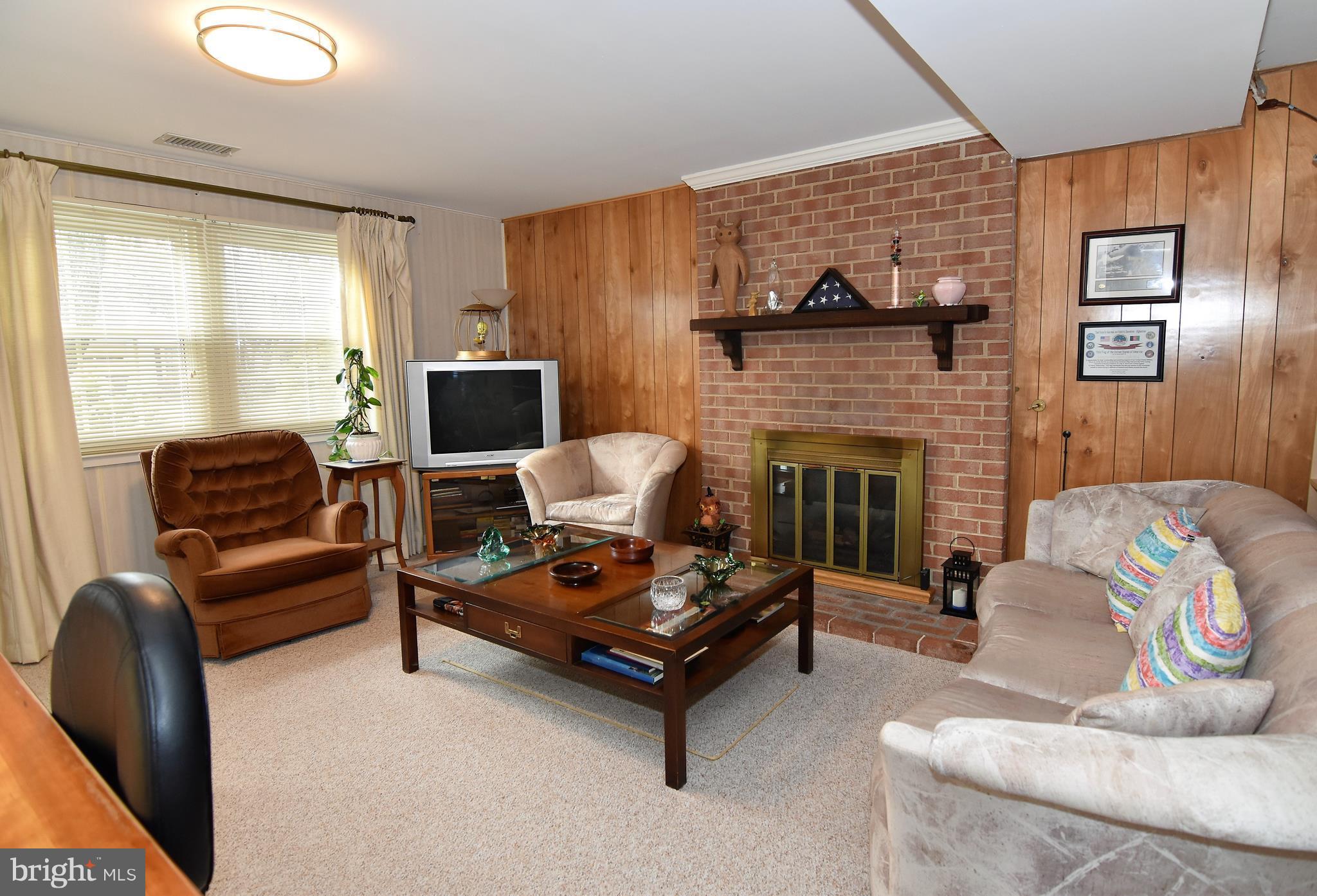 13485 Keytone Road Woodbridge, VA 22193 - Photo 2 of 30 Main level Family Room Fireplace with gas logs