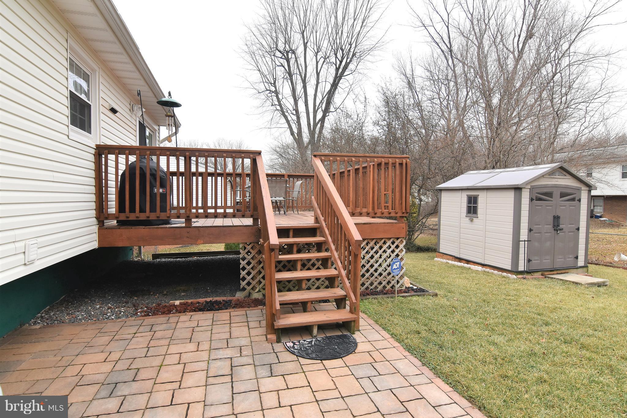 13485 Keytone Road Woodbridge, VA 22193 - Photo 19 of 30 Brick patio stone~ off deck
