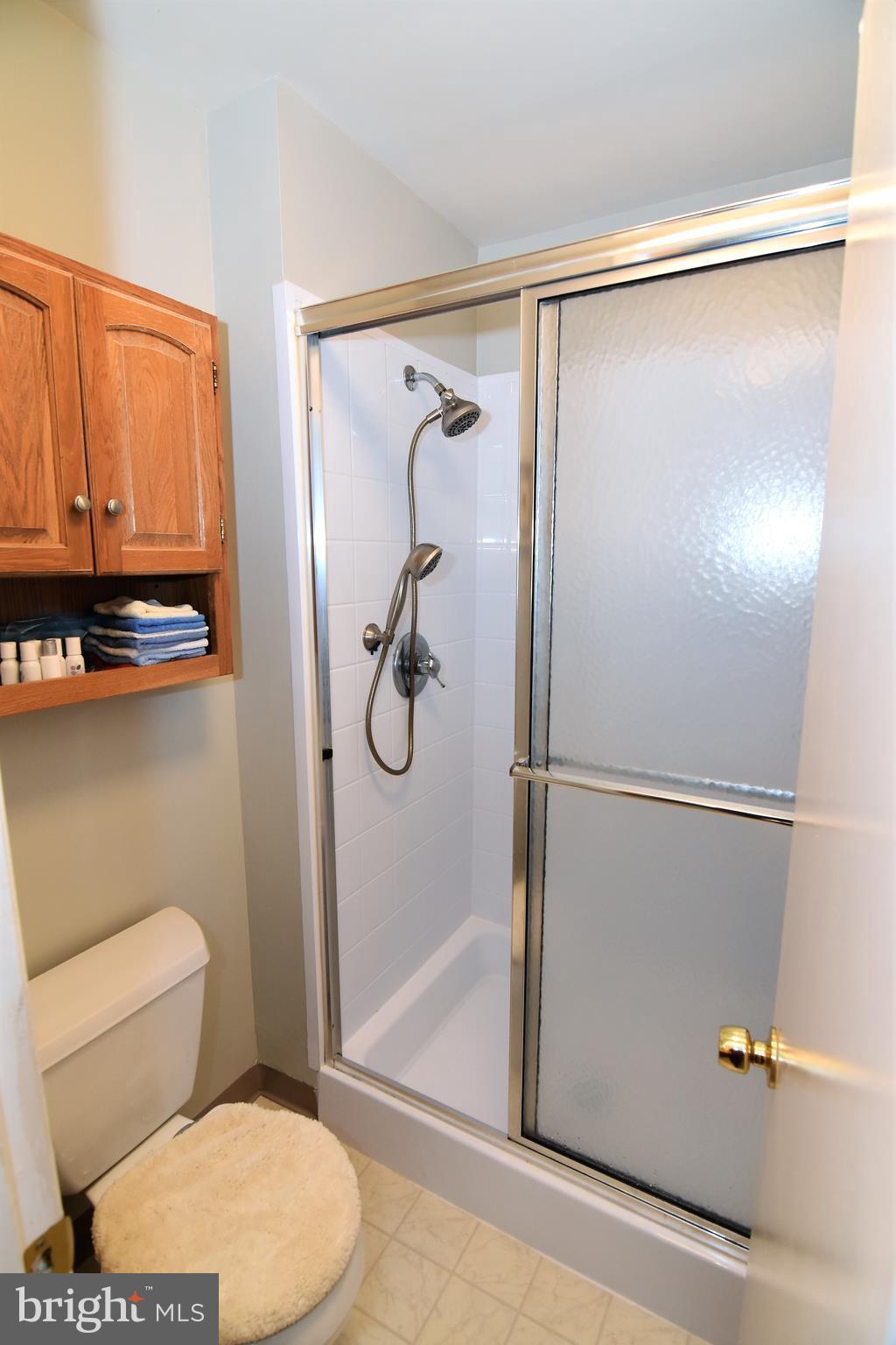13485 Keytone Road Woodbridge, VA 22193 - Photo 26 of 30 Full shower Bath
