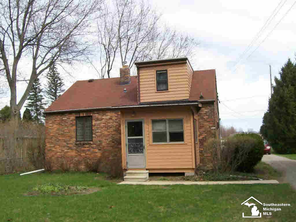3635 Smith Road Lambertville, MI 48144 - Photo 2 of 16