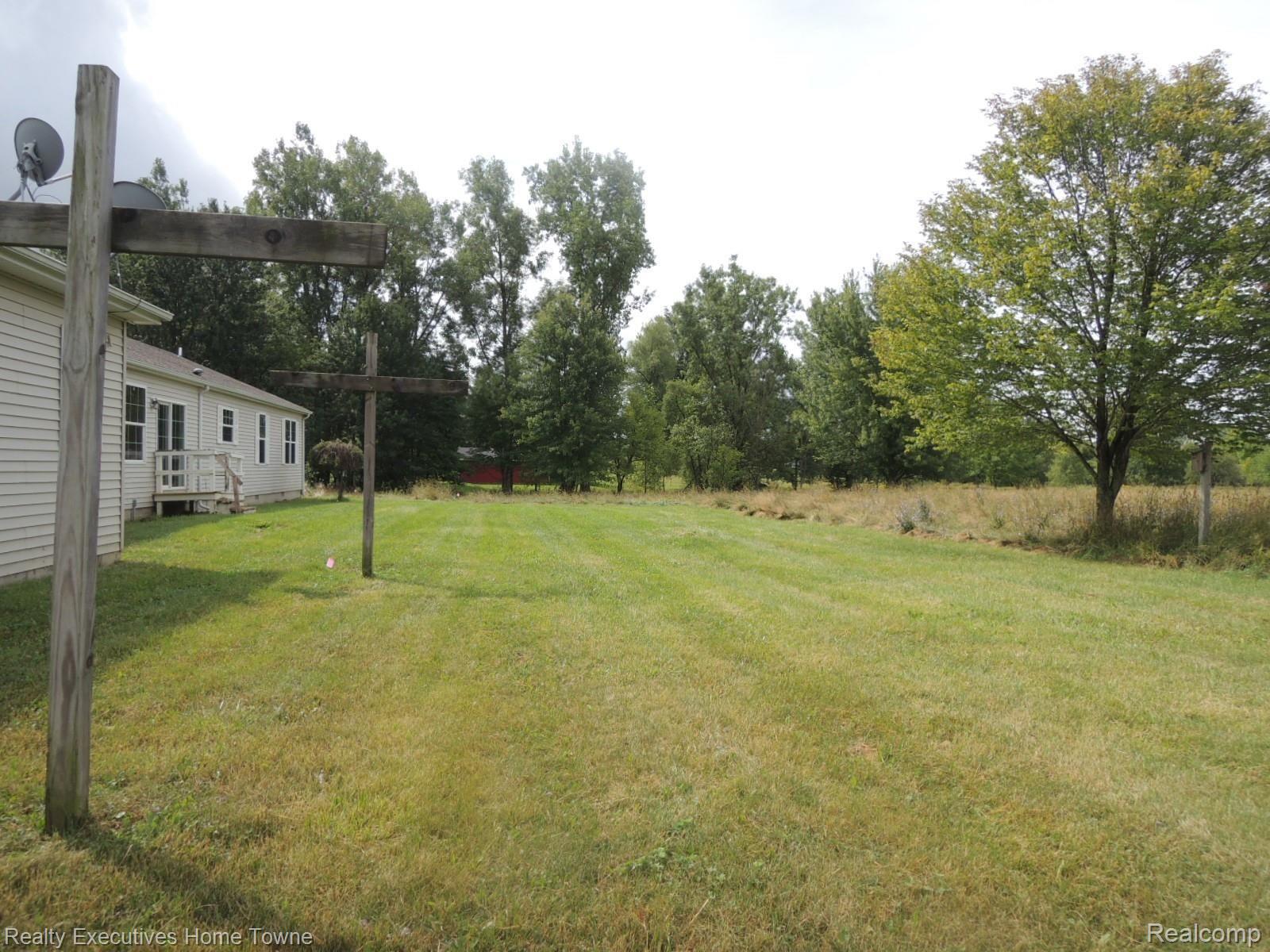 3649 Ruddock Road Avoca, MI 48006 - Photo 10 of 27 DSCN0110.JPG