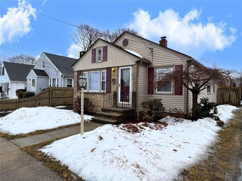 33 Rome Avenue Providence, RI 02908 - Photo 3 of 17
