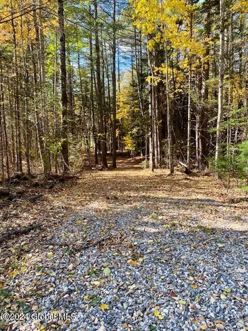 $72,000 | 35 Mountain Path, Johnsburg, NY 12853