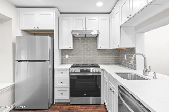 $379,000 | 1301 Commons East Brunswick Nj 08816, Unit 1, East Brunswick, NJ 08816