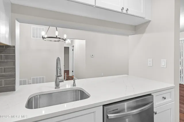 $379,000 | 1301 Commons East Brunswick Nj 08816, Unit 1, East Brunswick, NJ 08816