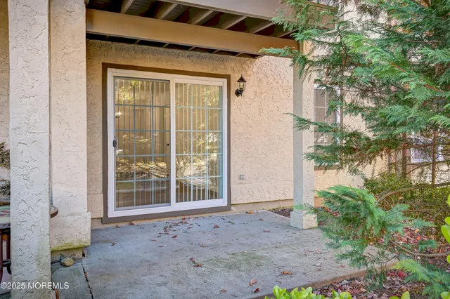 $379,000 | 1301 Commons East Brunswick Nj 08816, Unit 1, East Brunswick, NJ 08816