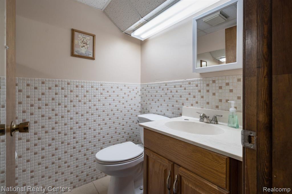9112 Henry Ruff Road Livonia, MI 48150 - Photo 20 of 32 Gallery Image 20