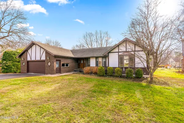 $390,000 | 722 Feura Bush Road, Bethlehem, NY 12054