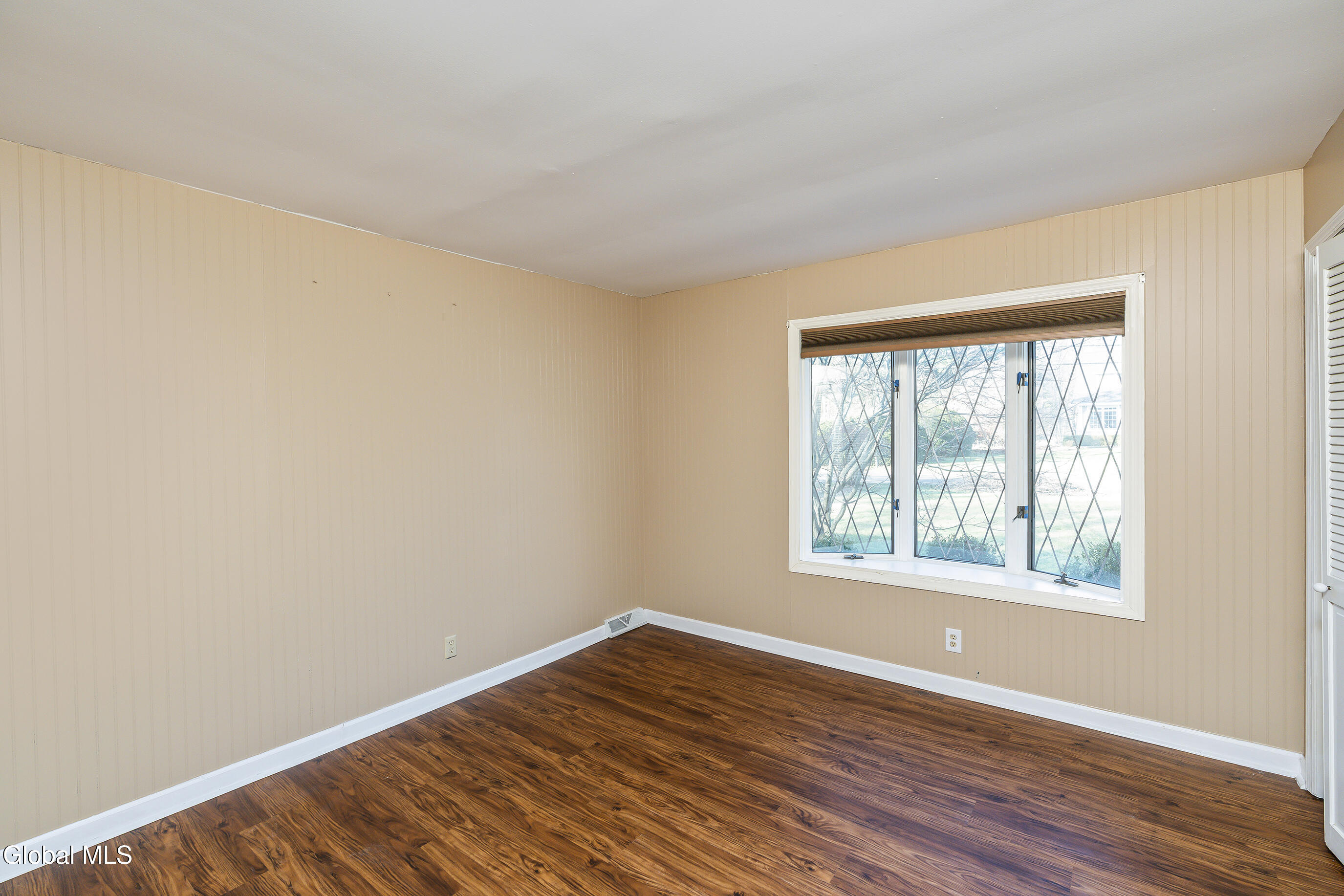 722 Feura Bush Road Bethlehem, NY 12054 - Photo 15 of 34 036-722-Feura-Bush-Road-Delmar-NY-12054