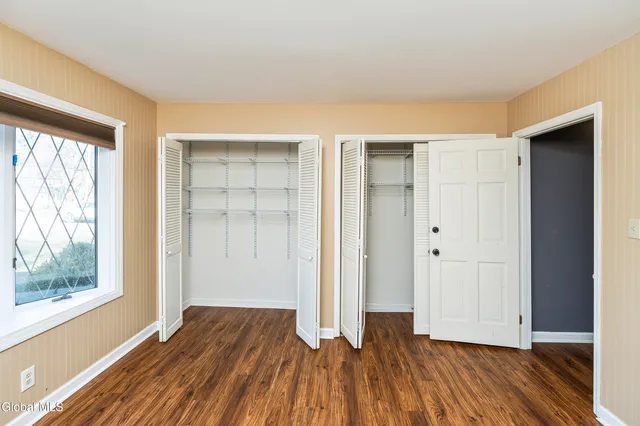 $399,000 | 722 Feura Bush Road, Bethlehem, NY 12054