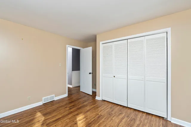 $399,000 | 722 Feura Bush Road, Bethlehem, NY 12054