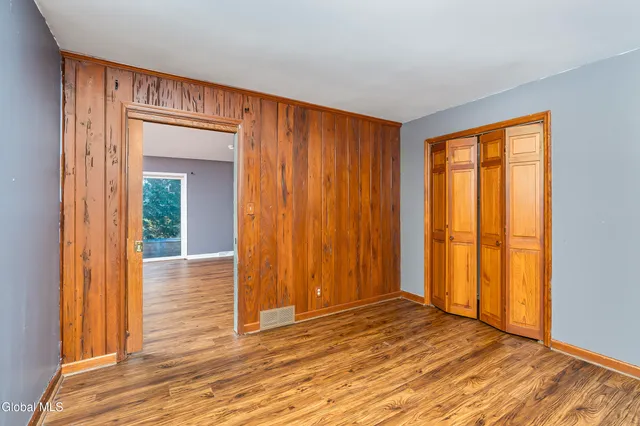 $399,000 | 722 Feura Bush Road, Bethlehem, NY 12054