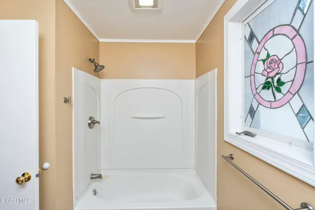 $399,000 | 722 Feura Bush Road, Bethlehem, NY 12054