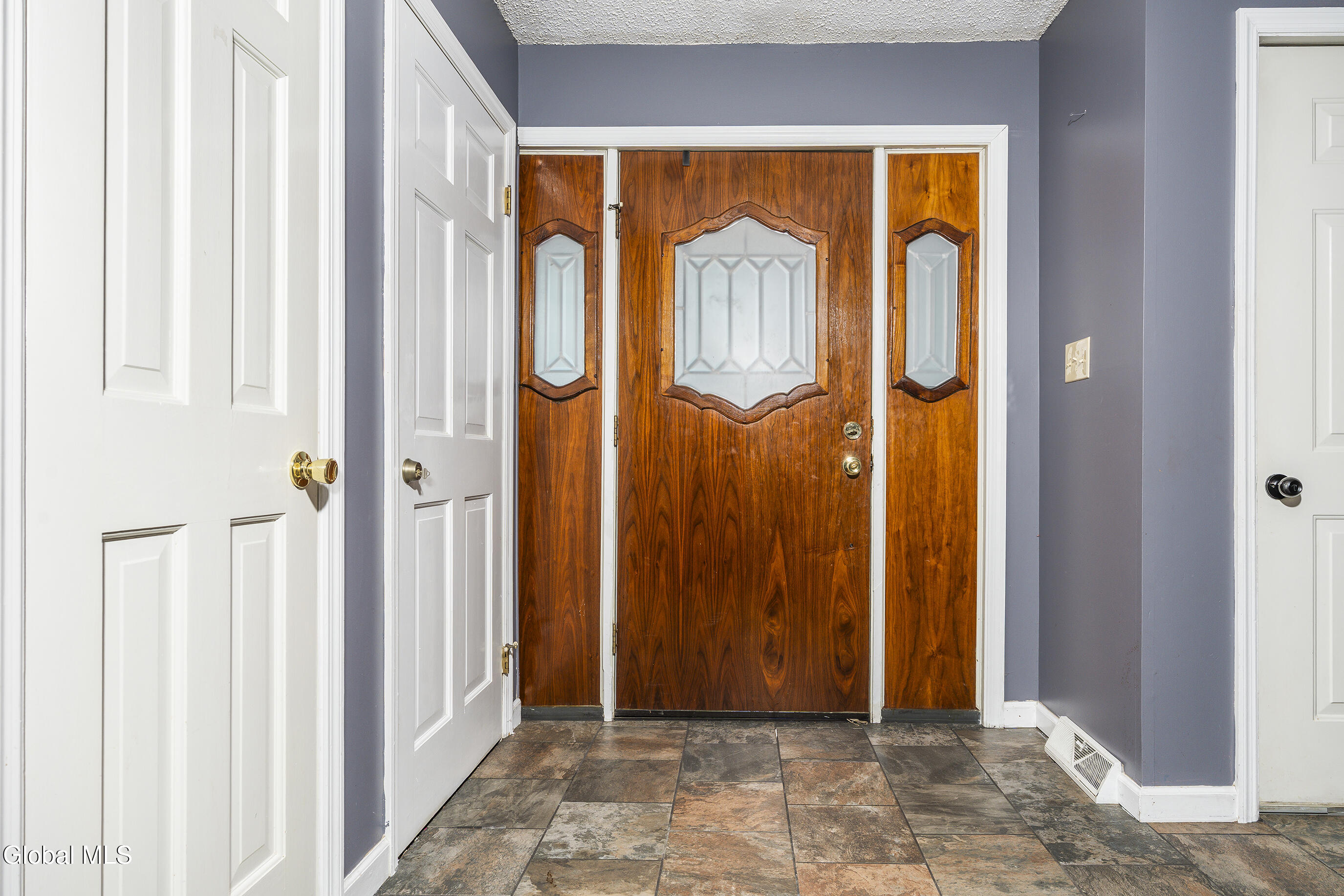 722 Feura Bush Road Bethlehem, NY 12054 - Photo 3 of 34 011-722-Feura-Bush-Road-Delmar-NY-12054