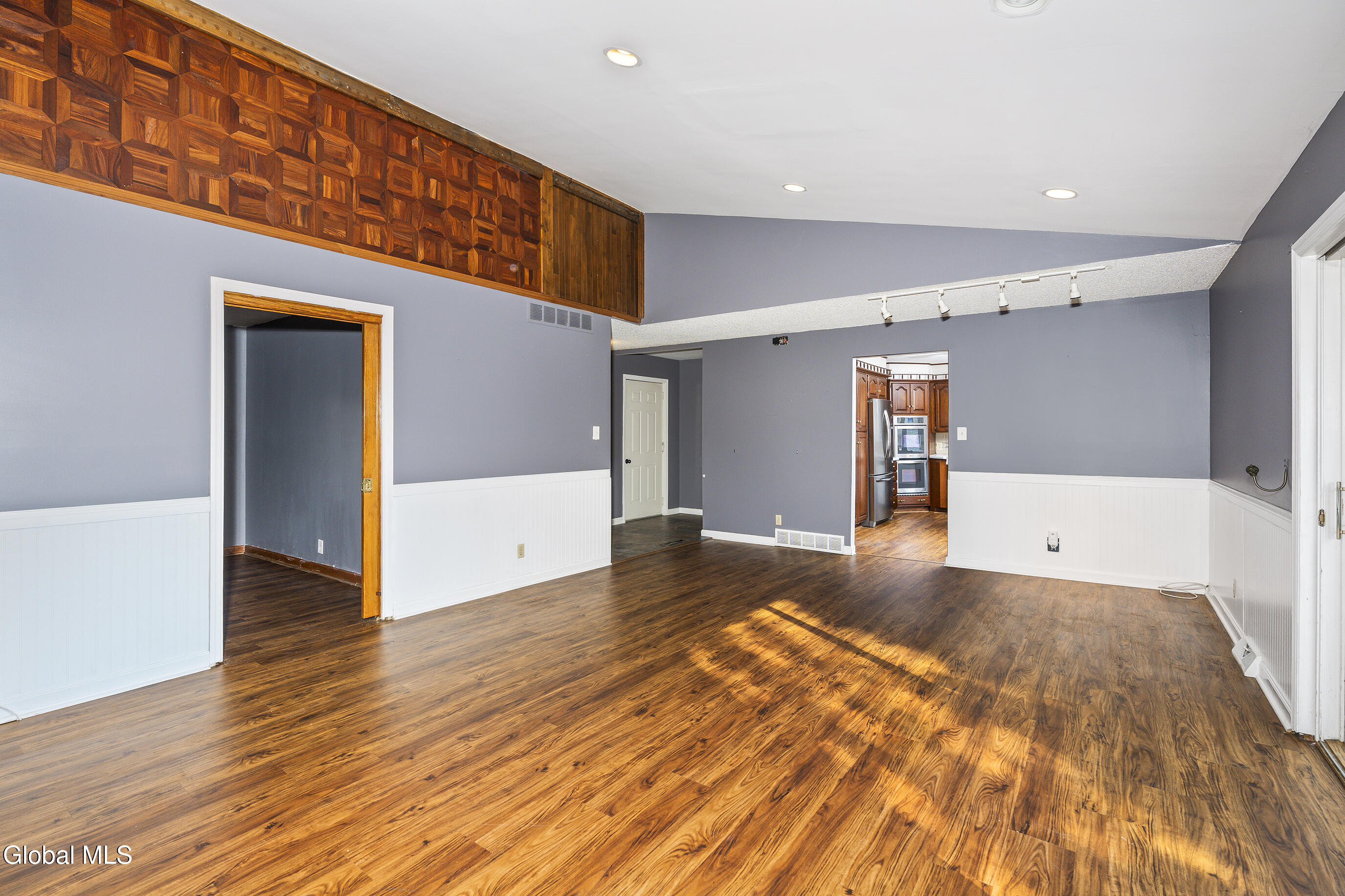 722 Feura Bush Road Bethlehem, NY 12054 - Photo 7 of 34 016-722-Feura-Bush-Road-Delmar-NY-12054