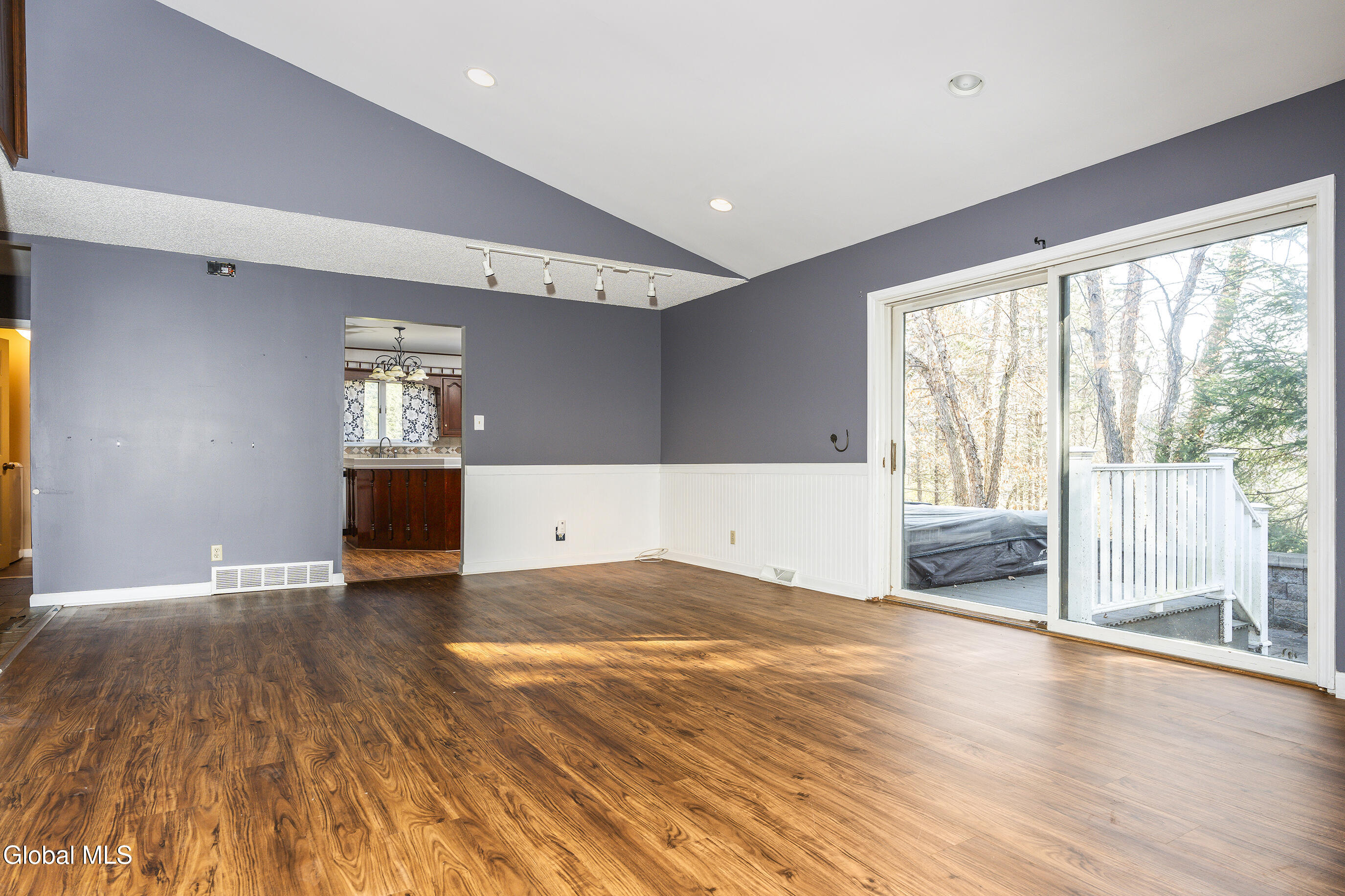 722 Feura Bush Road Bethlehem, NY 12054 - Photo 9 of 34 015-722-Feura-Bush-Road-Delmar-NY-12054