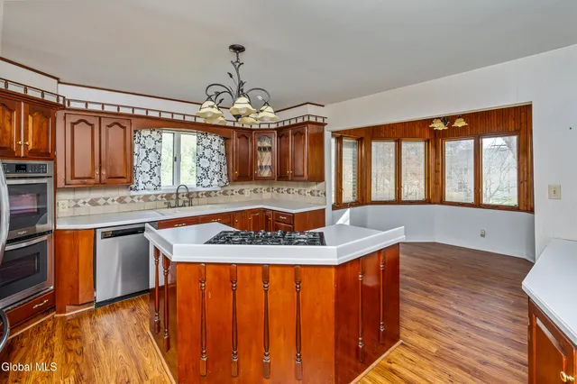 $399,000 | 722 Feura Bush Road, Bethlehem, NY 12054