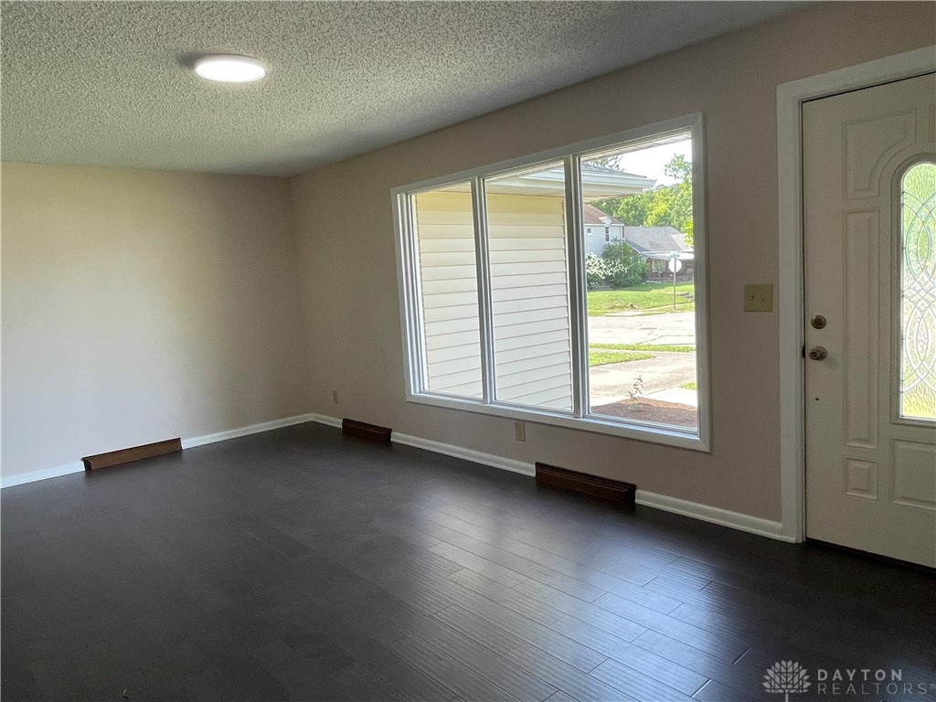 199 West Singer Street Springfield, OH 45506 - Photo 8 of 29 Gallery Image 8