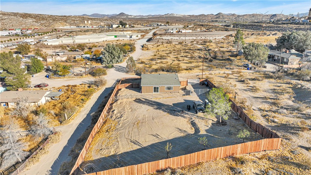 17614 Spencer Road Victorville, CA 92394 - Photo 15 of 16