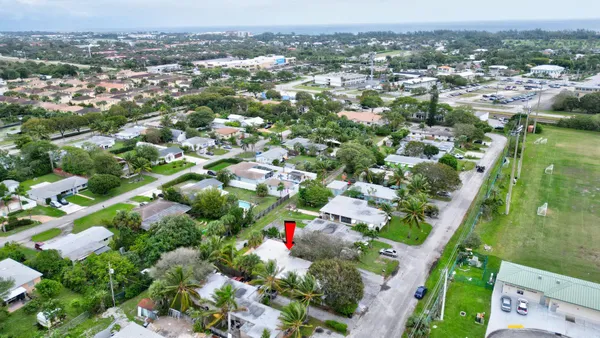 $2,100 | 311 De Carie Street, Delray Beach, FL 33444