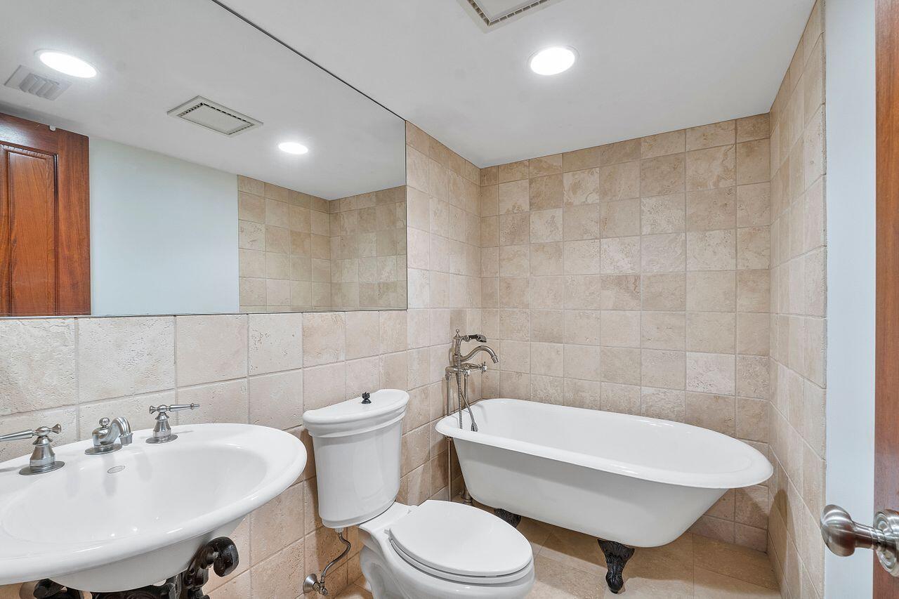 500 Ocean Trail Way, Unit 201 Jupiter, FL 33477 - Photo 32 of 58 500_Ocean_Trail_Way_U201_015