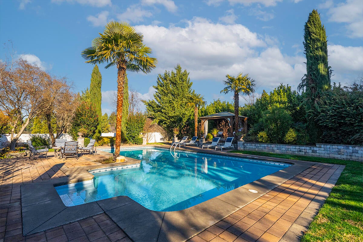 3343 Lone Pine Road Medford, OR 97504 - Photo 9 of 47 Inground Saltwater Pool, Paver Patio & Private Cabana