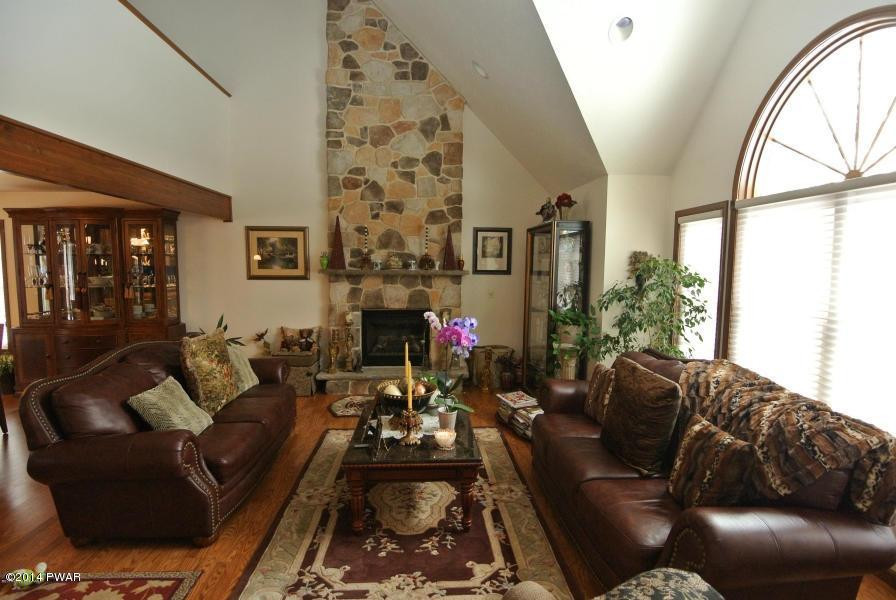 521 Gandolf Road Tamiment, PA 18371 - Photo 10 of 28 Gallery Image 10