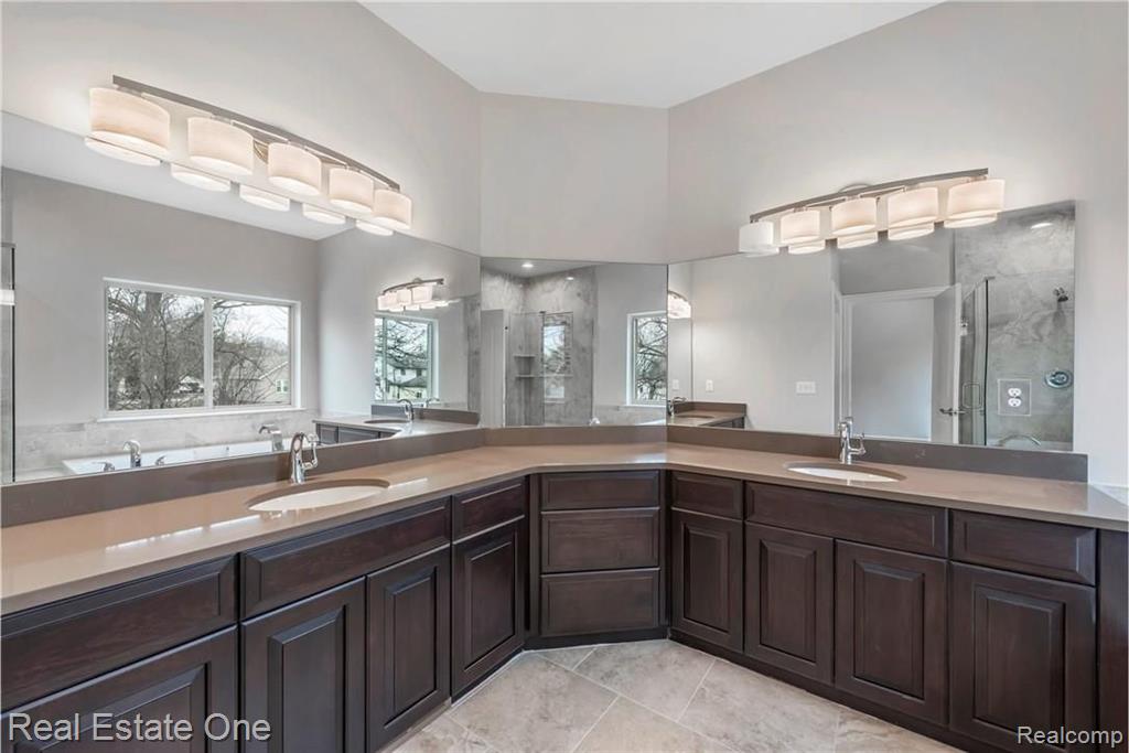 3781 Milano Ct. Rochester Hills, MI 48307 - Photo 22 of 38