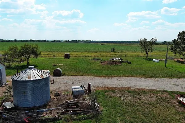 $325,000 | 450 Southeast 70th Lane, Lamar, MO 64759